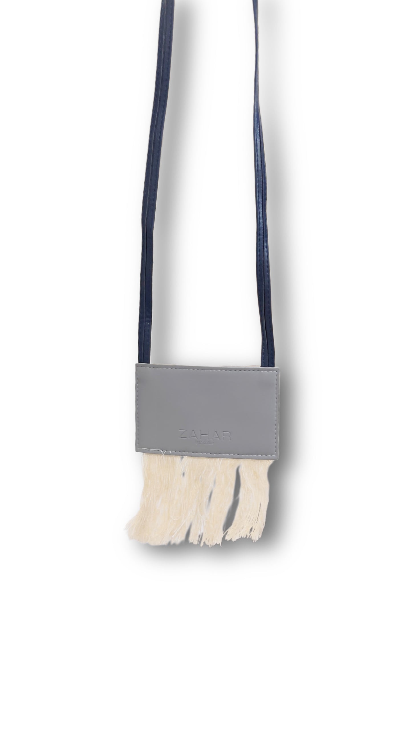 قلادة جلدية