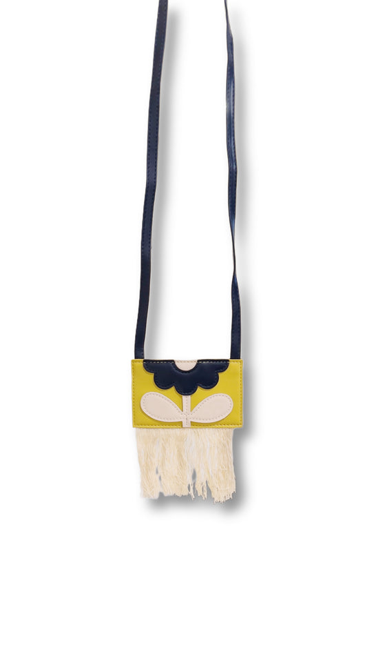 قلادة جلدية